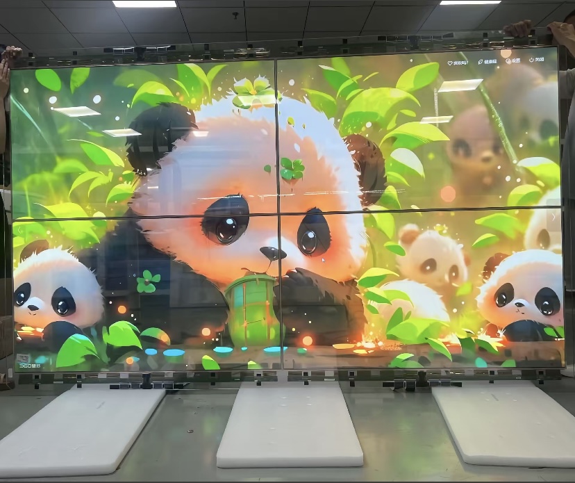 高端展示首選！OLED透明屏助力品牌高效傳播！